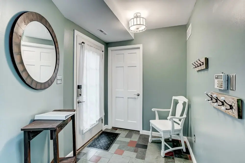 Upscale Home 2 Blocks From Harbor W/2-car Garage