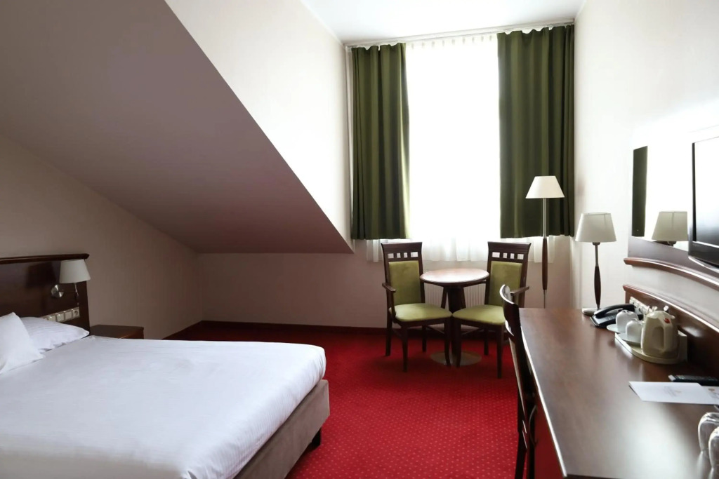 Grand Royal Hotel