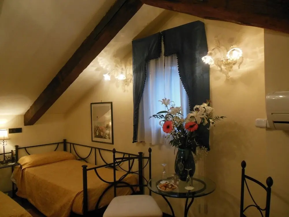 Cariccio Guest House, in the Historic Center of Venice