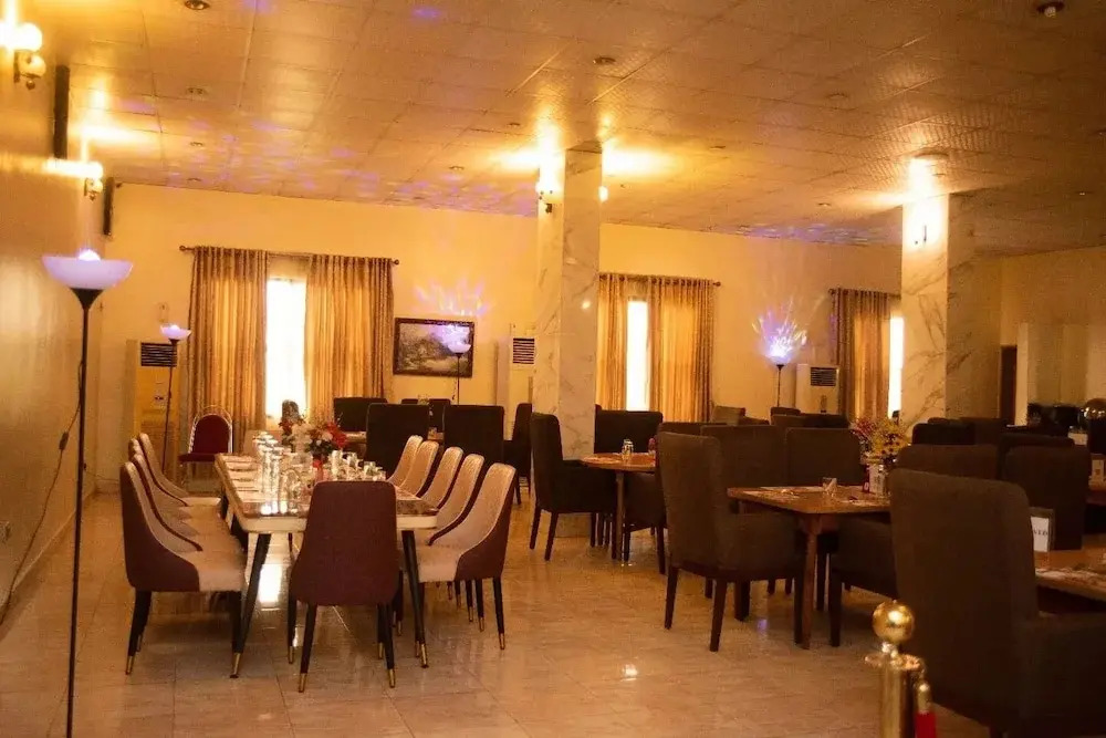 Royalbirds Hotel & Towers