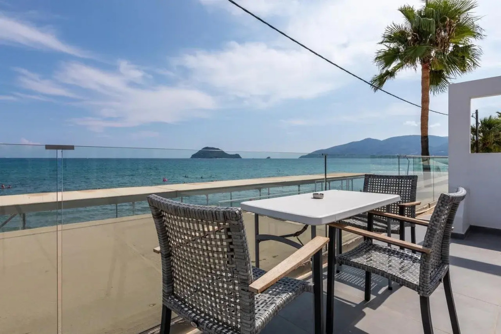 Cameo Beach Resort