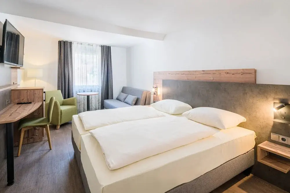 Hotel Café Adler 24h self check in