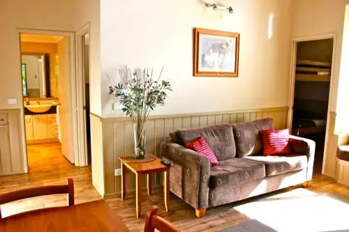 Autumn Leaf Cottage 1