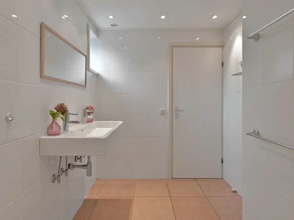 Detached Bungalow, Perfect for Water Sports and Nature Enthusiasts