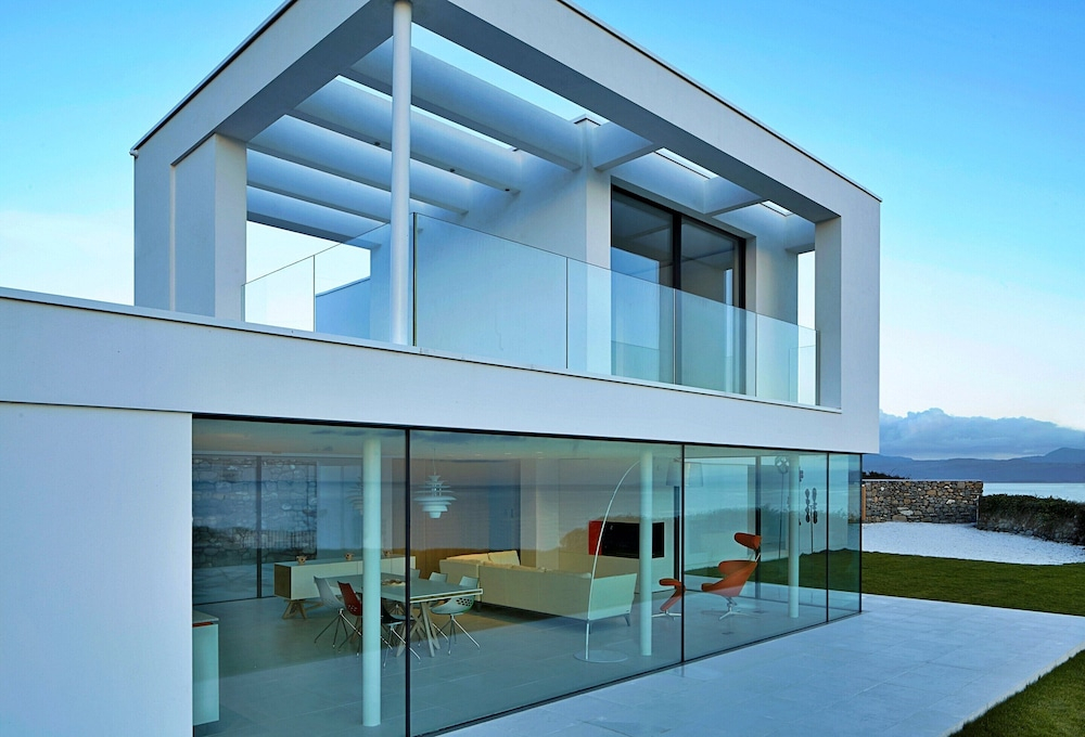 Clifftop Retreat in Criccieth With Stunning Views