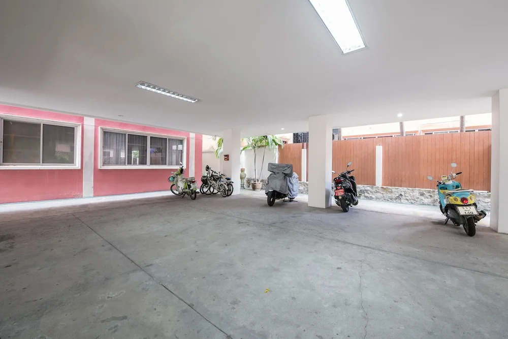 OYO 438 Home 24