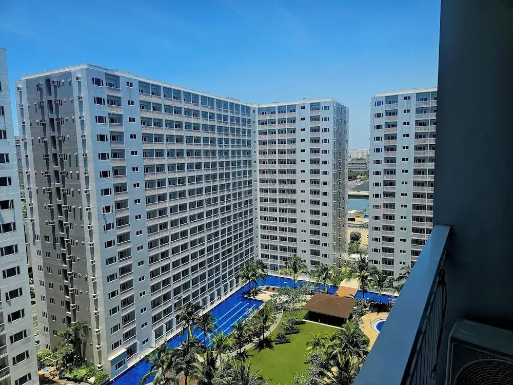 Hannah Crib at Shore Residences