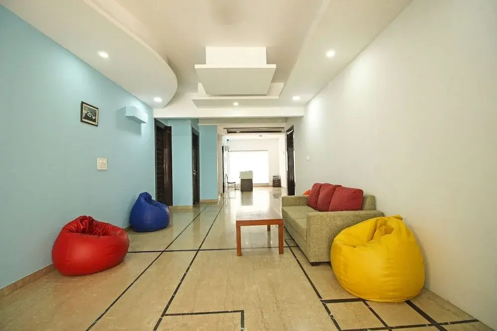 The Signature Hotel By OYO Rooms