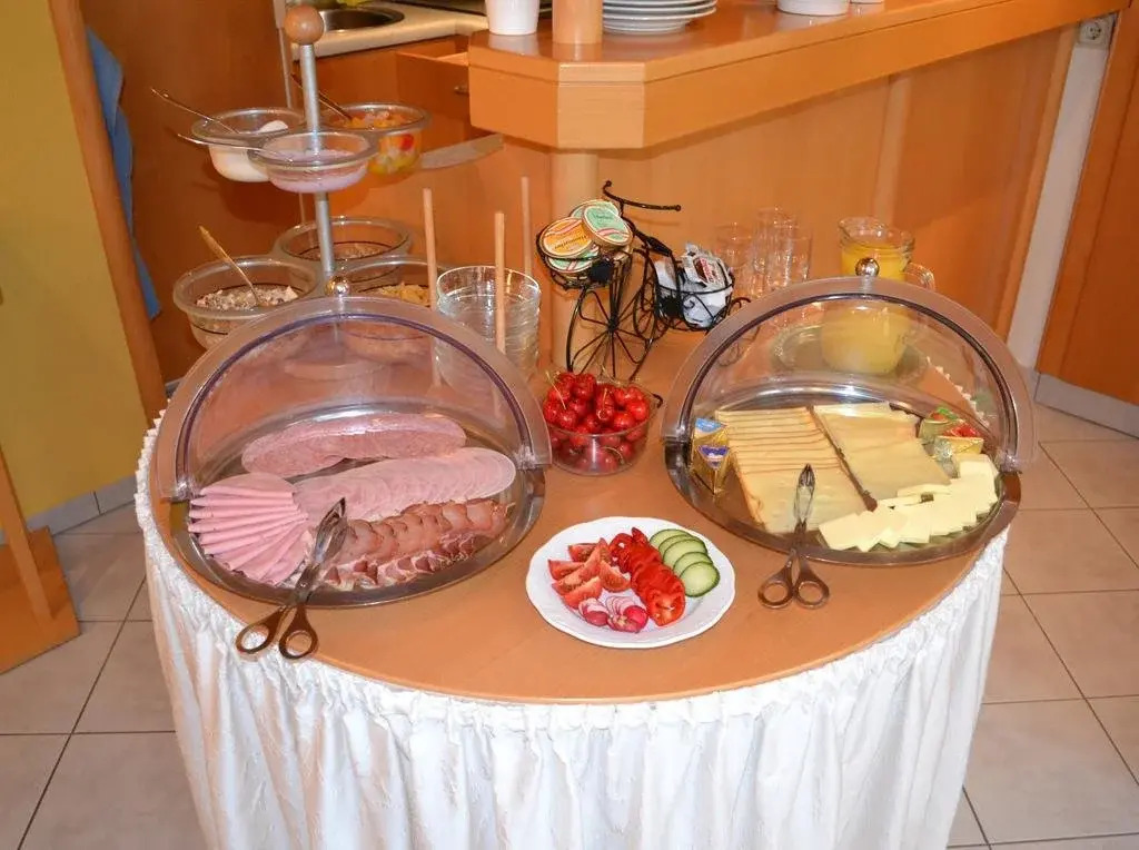 Privatzimmer und Ferienwohnungen Leeb