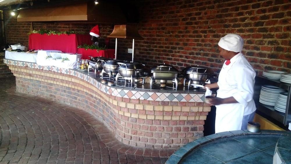 Golden Leopard Resorts - Manyane Resort