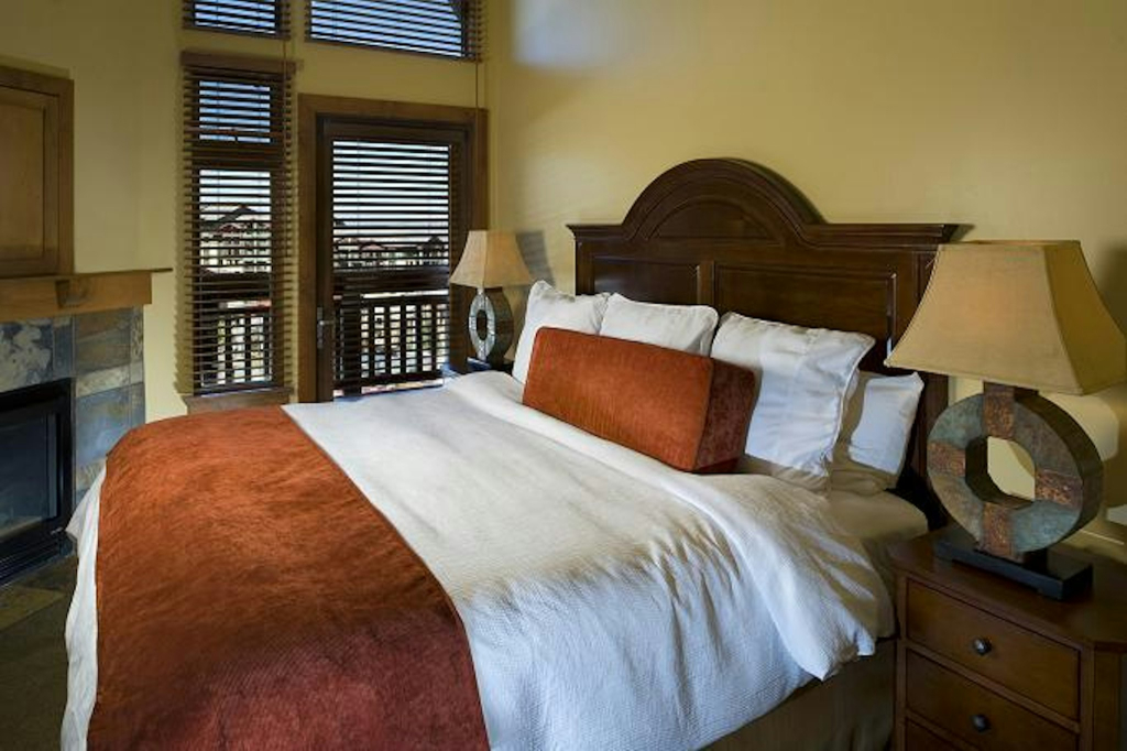 Unequalled Ski in Out, Next to Gondola, Sundial hotel room, Pool, Hot tub, Condo Nast Winner C316A