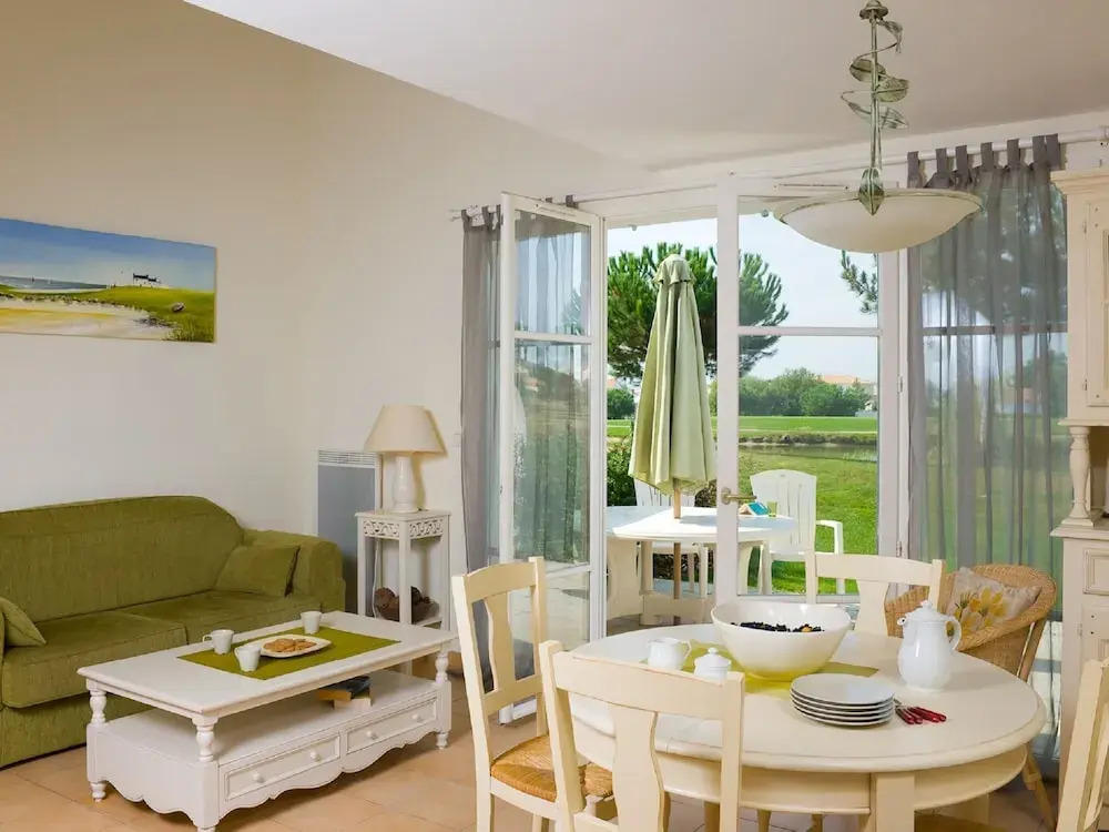 Charming holiday home with dishwasher located at golf course