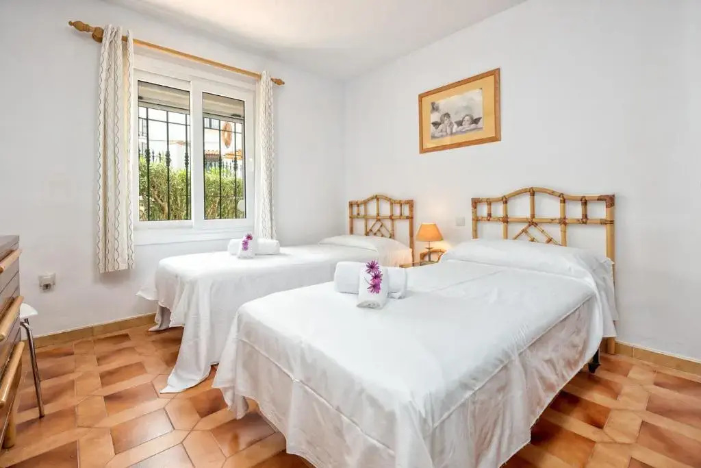 Bungalow sea view, pool, tennis, beach 5min walk