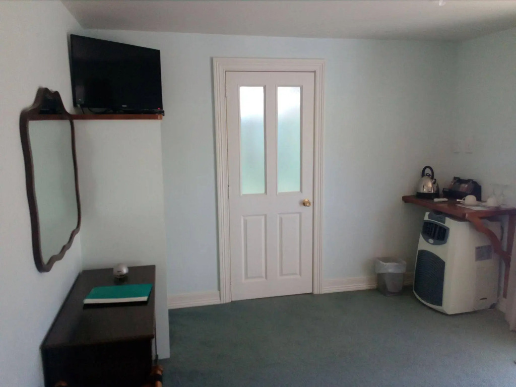 Admirals Lodge