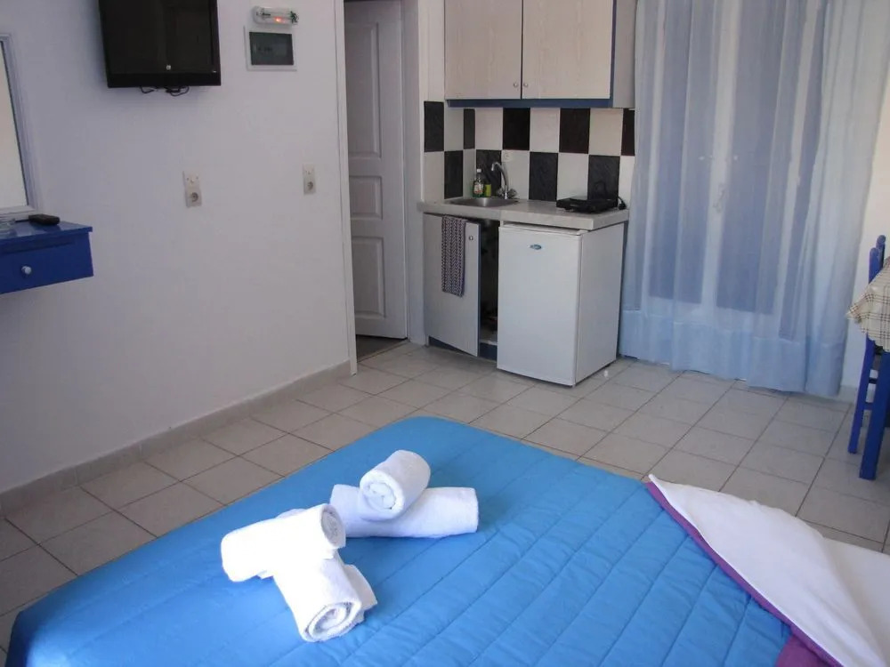Studios Apartments Perivolos