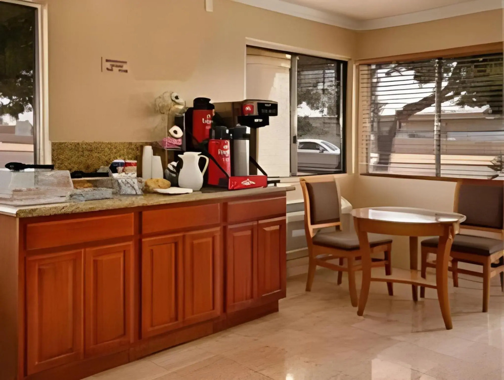 Americas Best Value Inn North Black Canyon Hwy