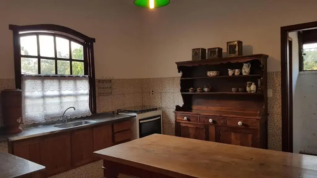 Casinha a 300m da Estação