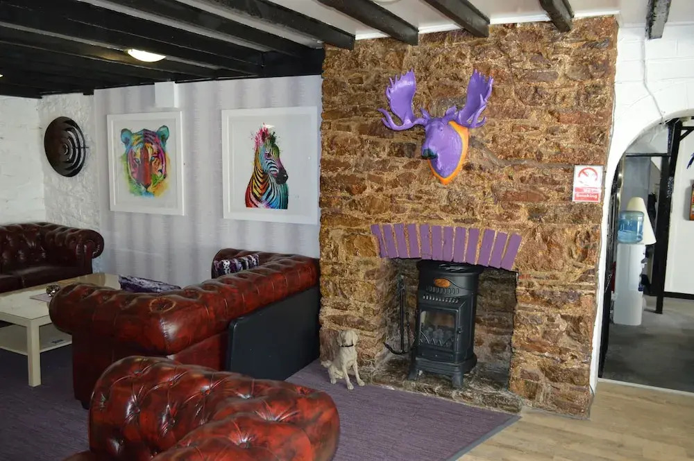 Smugglers Hotel