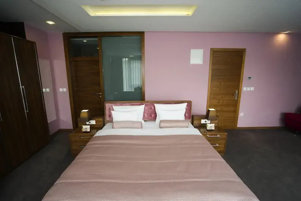 Hotel Royal Gold City - Hotel Ruža