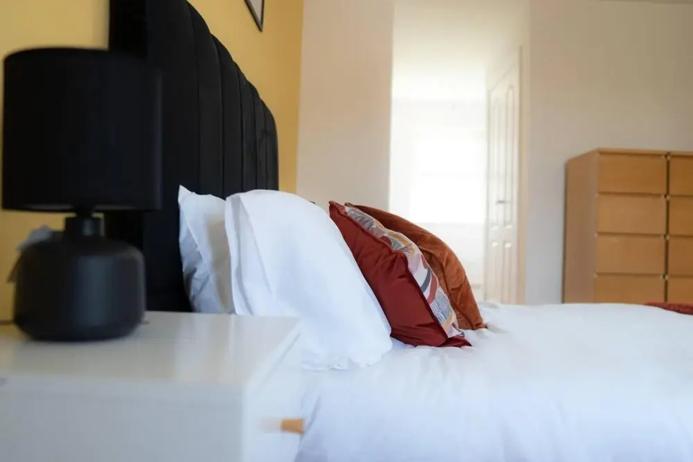 Stunning 6-bed House in Milton Keynes