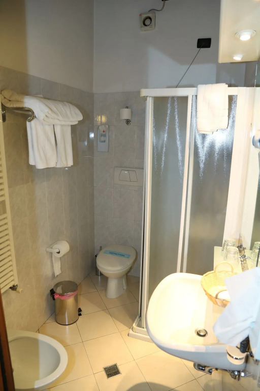 Hotel Mantegna Stazione, MantegnaHotels