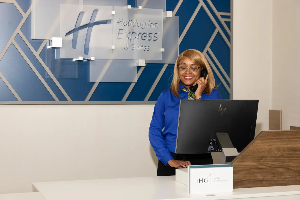 Holiday Inn Express & Suites Columbus at Northlake by IHG