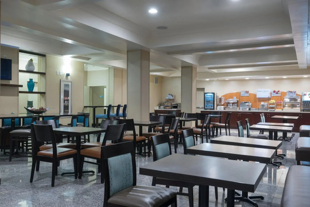 Holiday Inn Express Hotel & Suites Los Angeles Airport Hawthorne by IHG