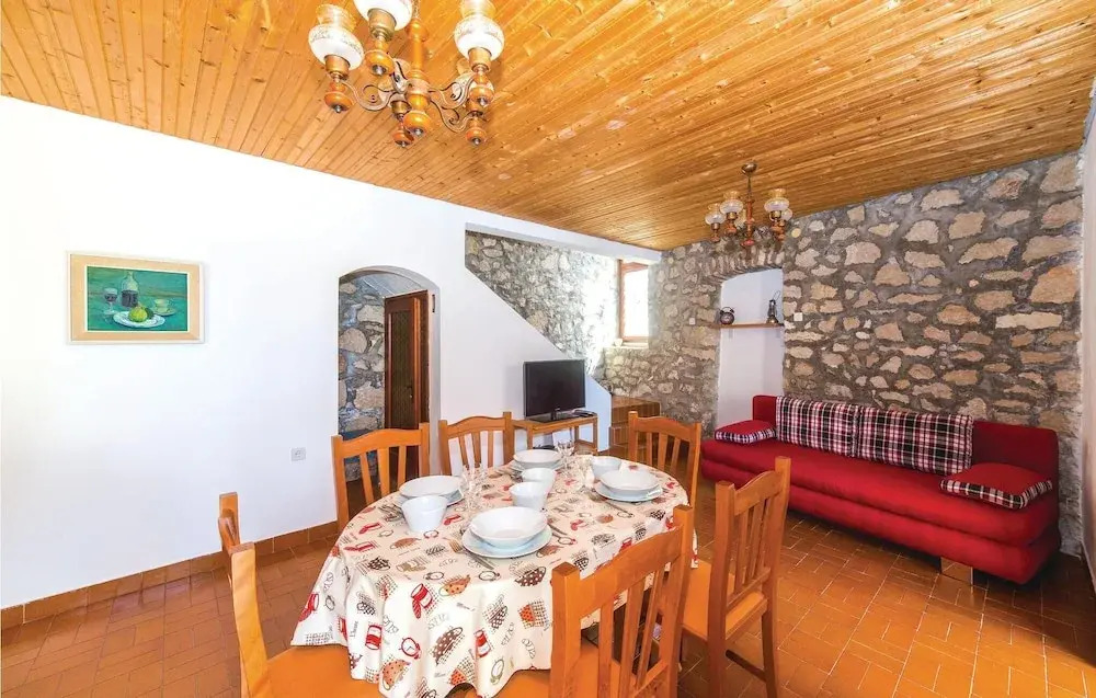 Beautiful Home in Rogoznica With Wifi and 3 Bedrooms