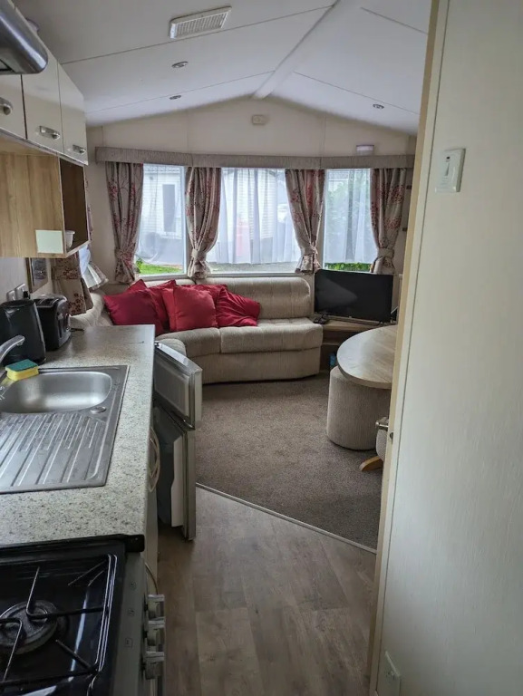 Homely 2 bed Caravan in Portland Dorset