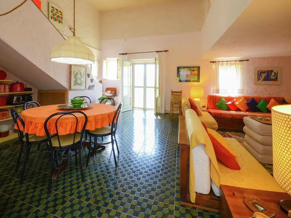 Lovely Apartment on a Beautiful Property Near the sea