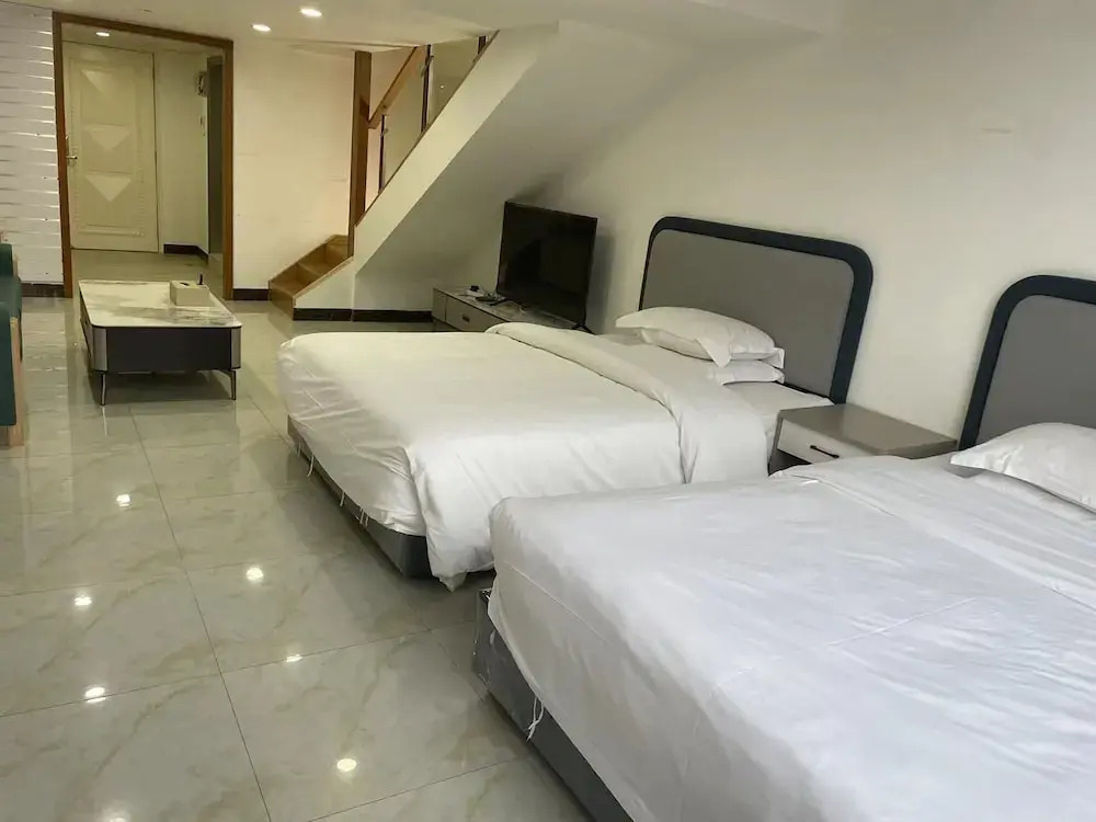 YOYO International Apartment