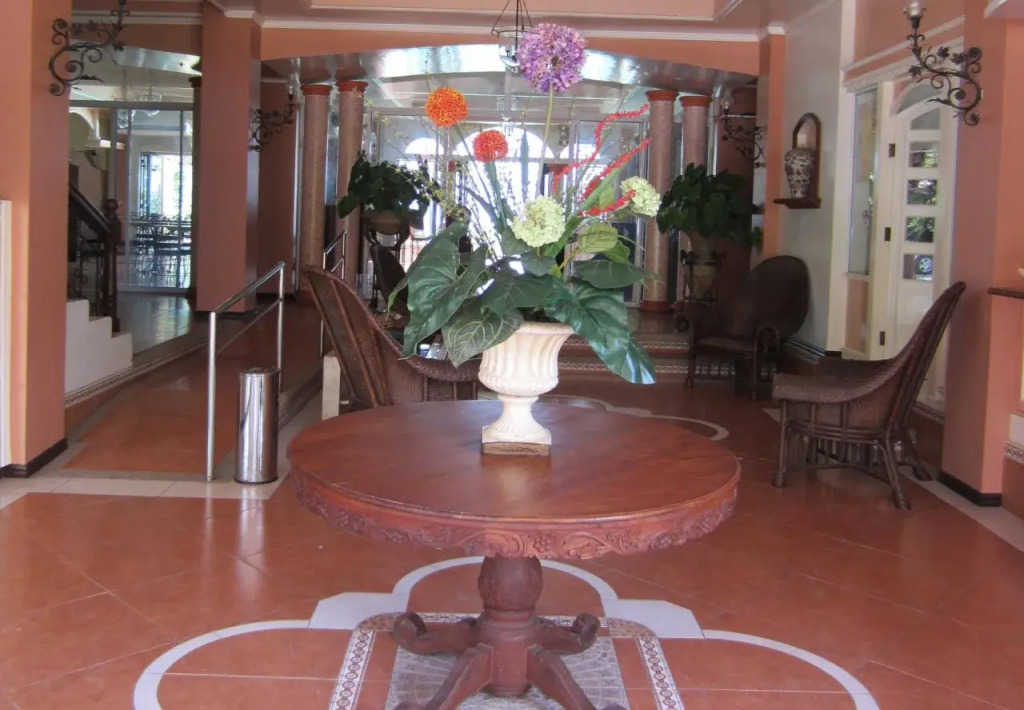 Chateau del Mar