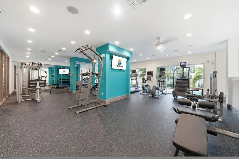 Modern 2BR w Pool Pet-friendly Unit 21