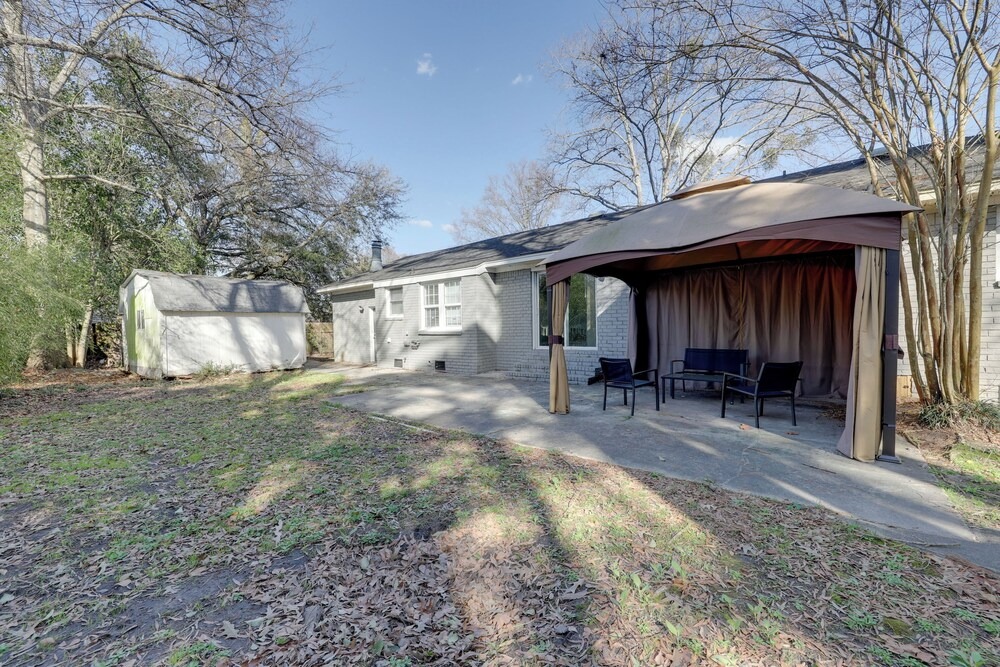 Suburban Family Home 18 Mi to Dtwn Charleston!