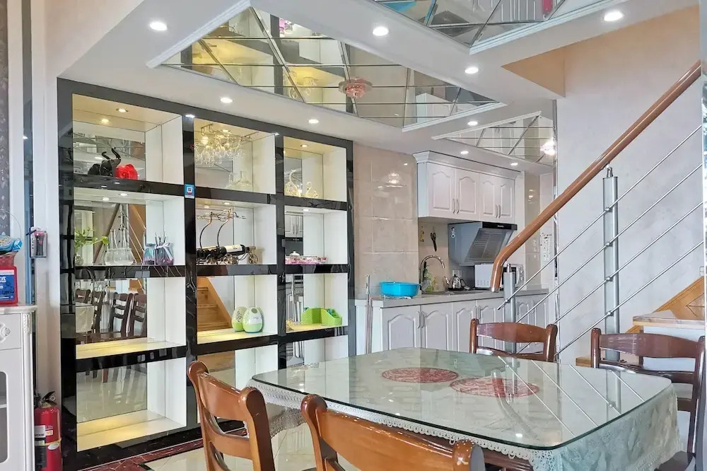 Railway Station Splendid Elegant Apartment