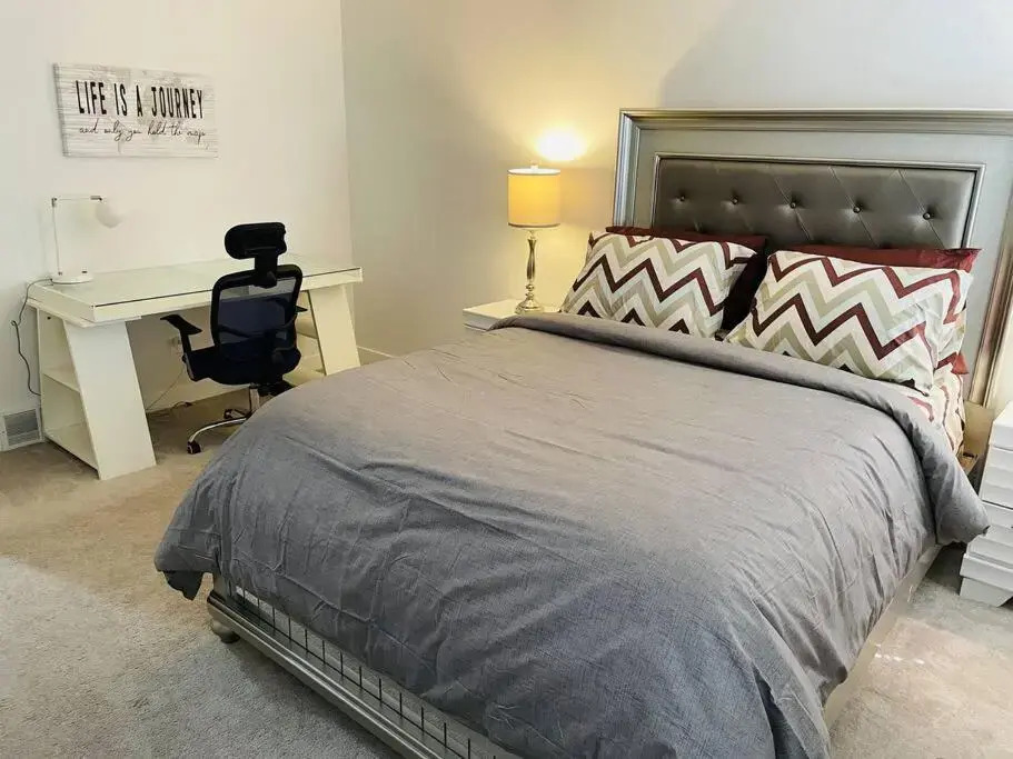 Charming 3BR Detached House in Stonebridge