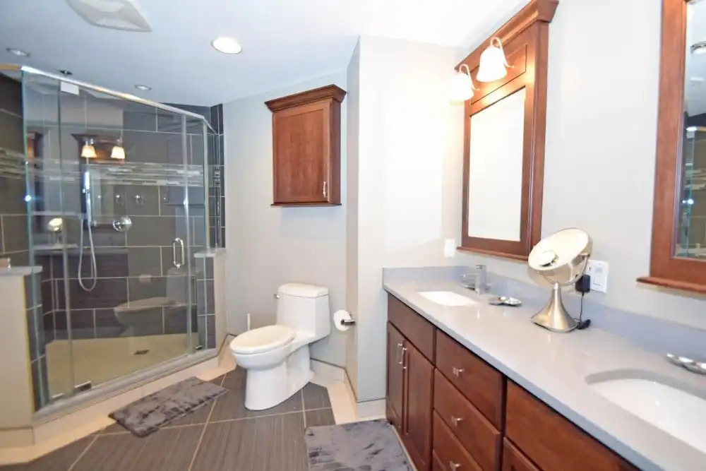 Harbour Island 401m 3 Bedroom Condo by RedAwning