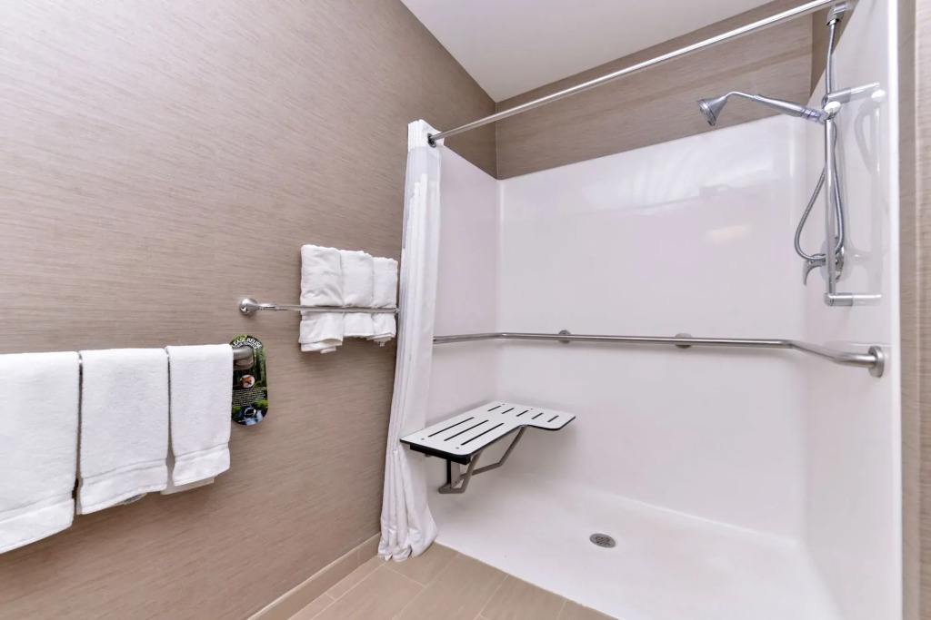 Holiday Inn Express Hotel & Suites St. Louis West-OFallon by IHG