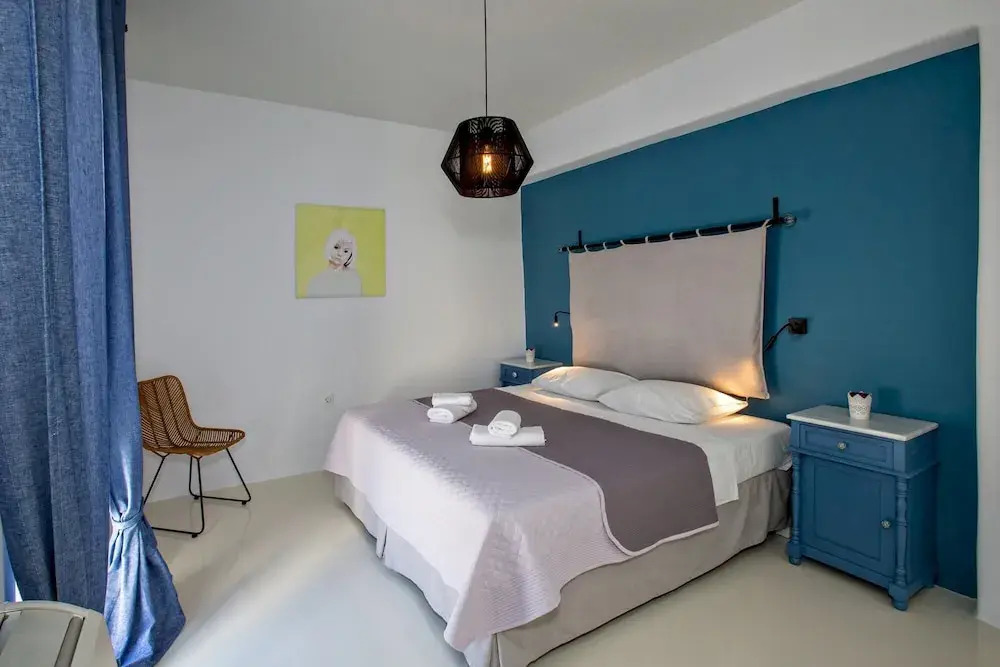 2 Bedroom Apartment With Terrace in Tinos Chora