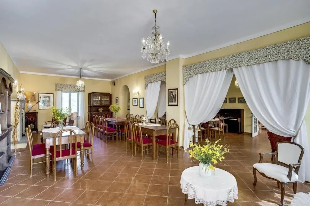 Elegant villa in the UNESCO Val dOrcia area of Tuscany