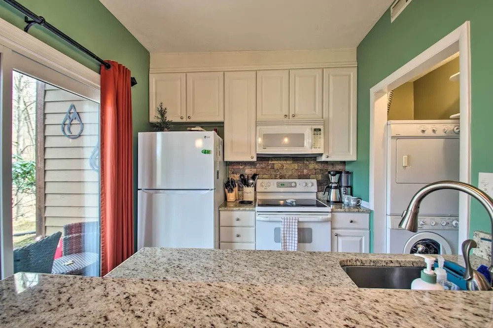 Wintergreen Resort Mountain Condo w/ Pool Access!