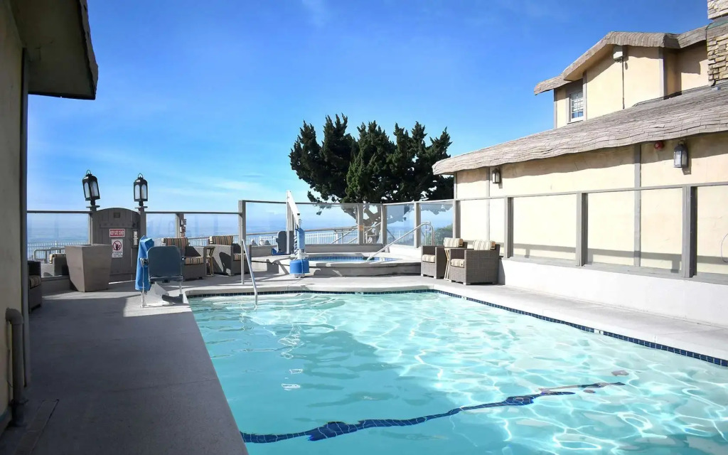 Cottage Inn by the Sea