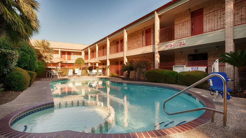 SureStay Plus by Best Western San Antonio Fiesta Inn