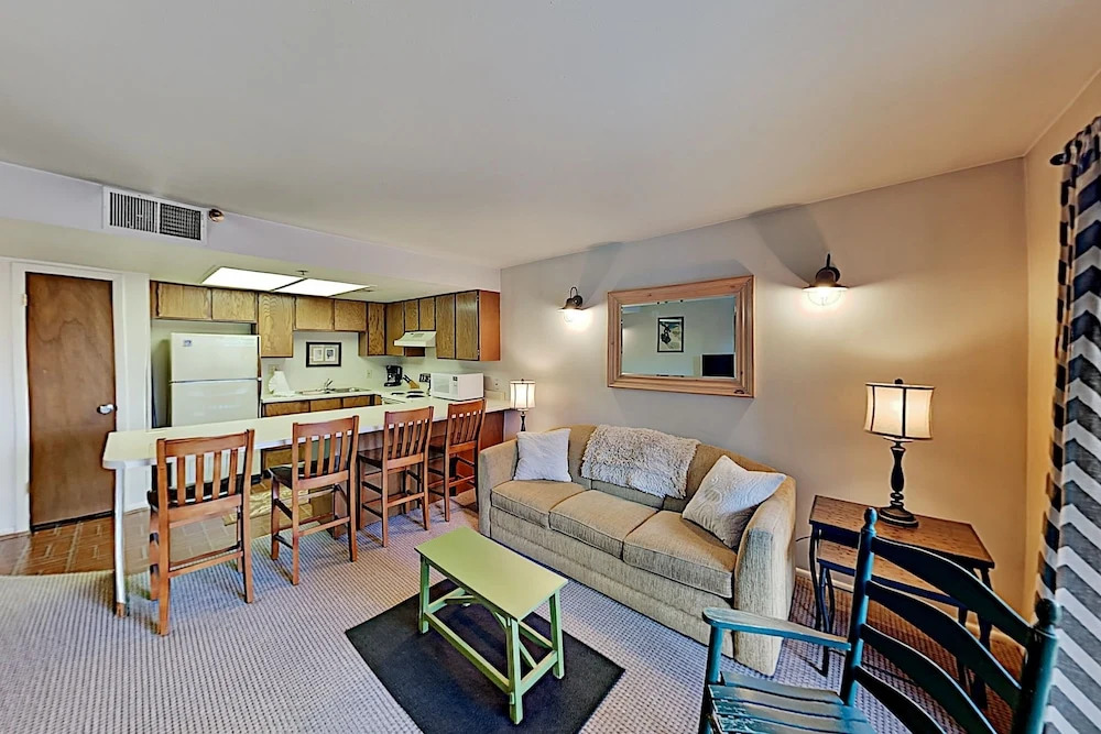 Powder Pointe W/ Hot Tub - Walk To Lifts! 1 Bedroom Condo