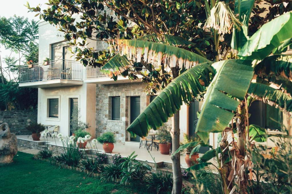 Mylos Apartments