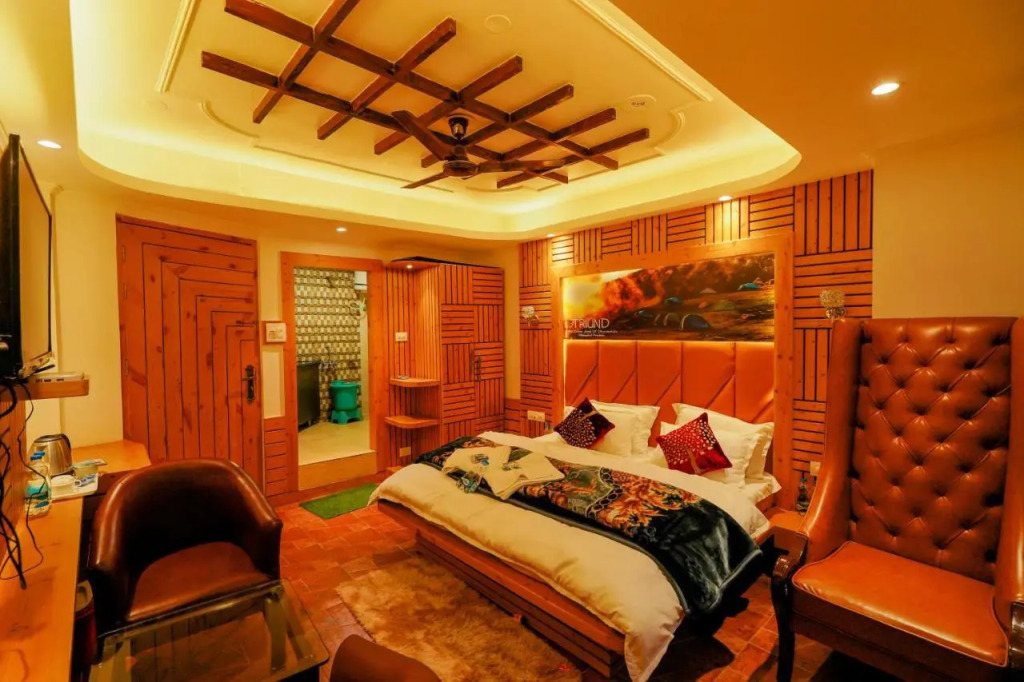 Lord Krishna Boutique Stay