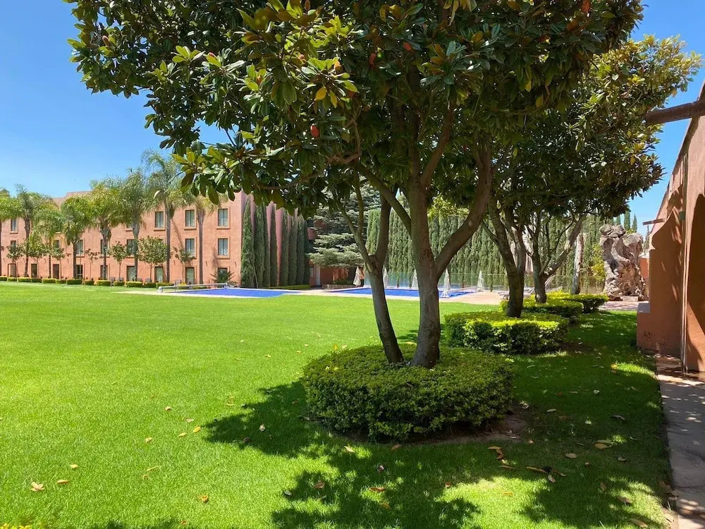 El Diezmo Hotel
