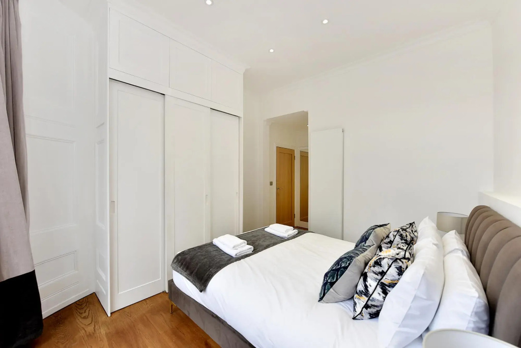 Stunning Sloane Square 2 Bed 2.5 Bath £2.5 million