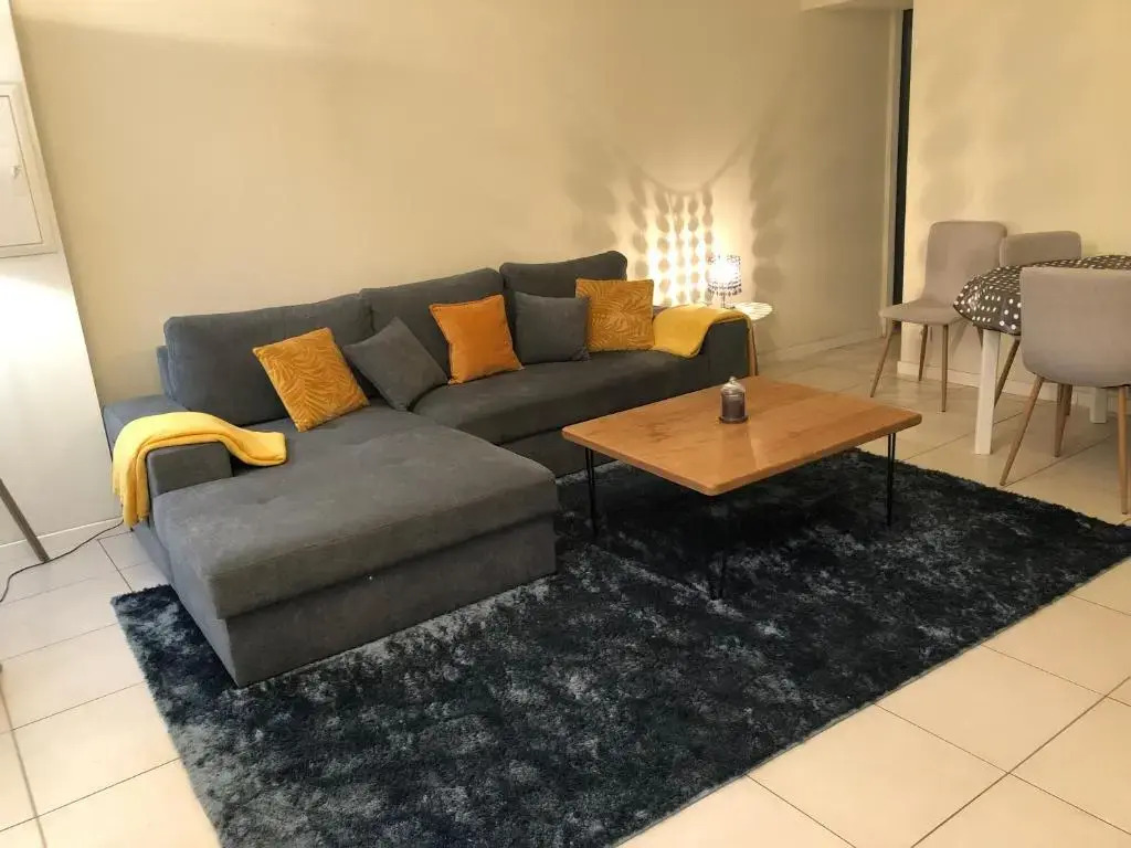 Quartier historique Plein coeur d Ajaccio proche de toutes commodités plage à 150m Grand F2 4 couchages 56 M2