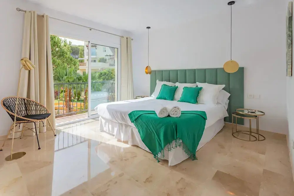 Elegant and bright townhouse · The family Golf getaway ·